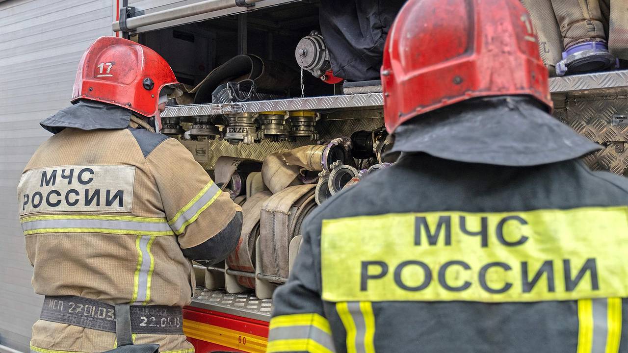 В российском регионе загорелся резервуар с нефтепродуктами после атаки беспилотника