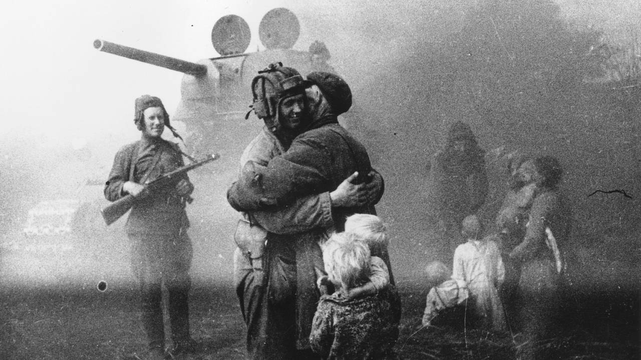 «Не будет никаких репараций». Польша хочет компенсировать ущерб, понесенный от СССР. Каковы ее шансы выиграть иск против России?