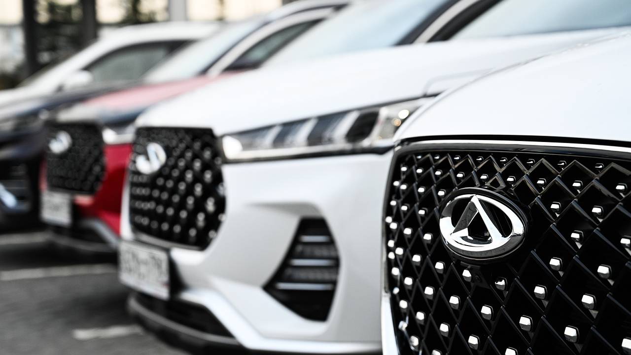 Продажи китайского автогиганта стремительно сократились в КНР и России