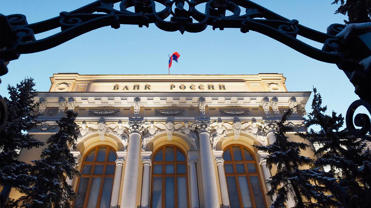 Реальный курс рубля вырос с начала года