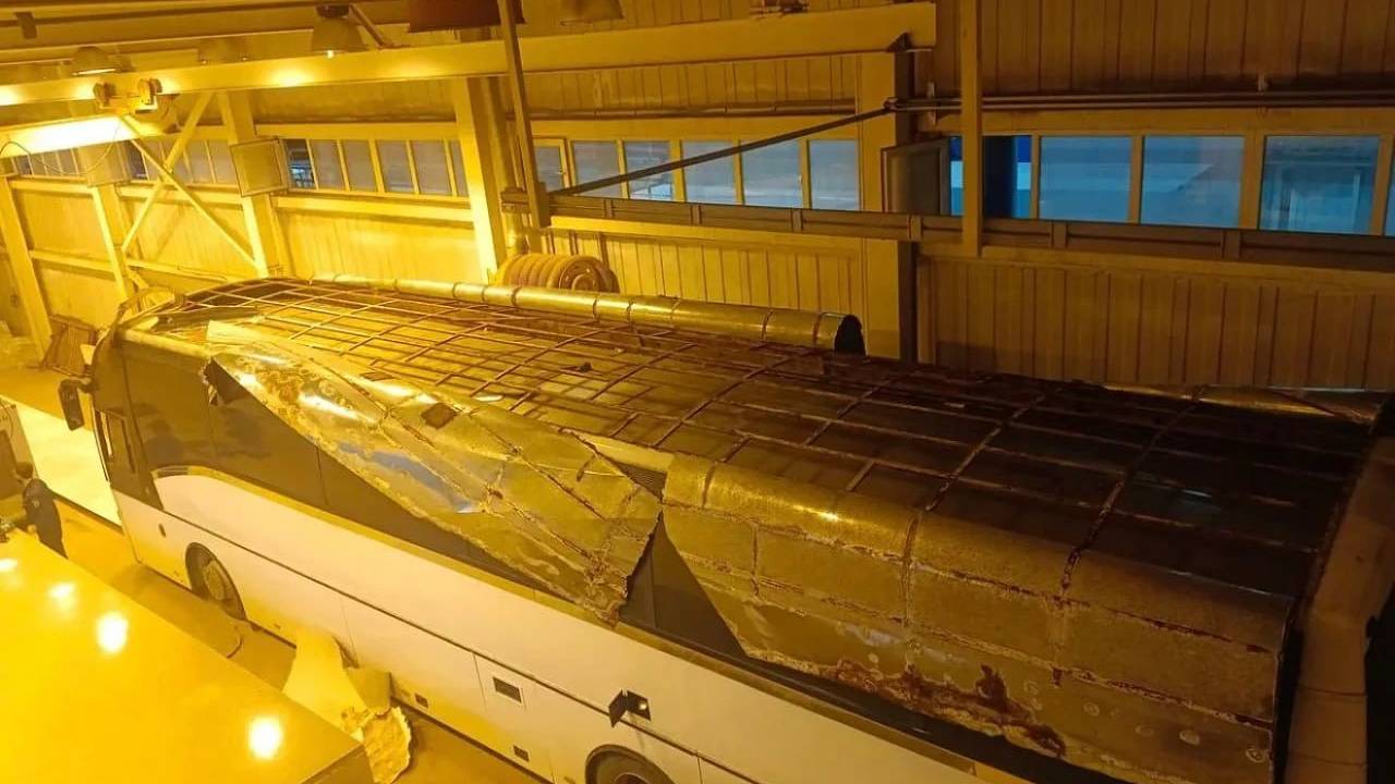 Тайник с 64 тысячами пачек сигарет нашли в прибывшем в Сочи пассажирском автобусе Тайник с 64 тысячами пачек сигарет нашли в прибывшем в Сочи пассажирском автобусе