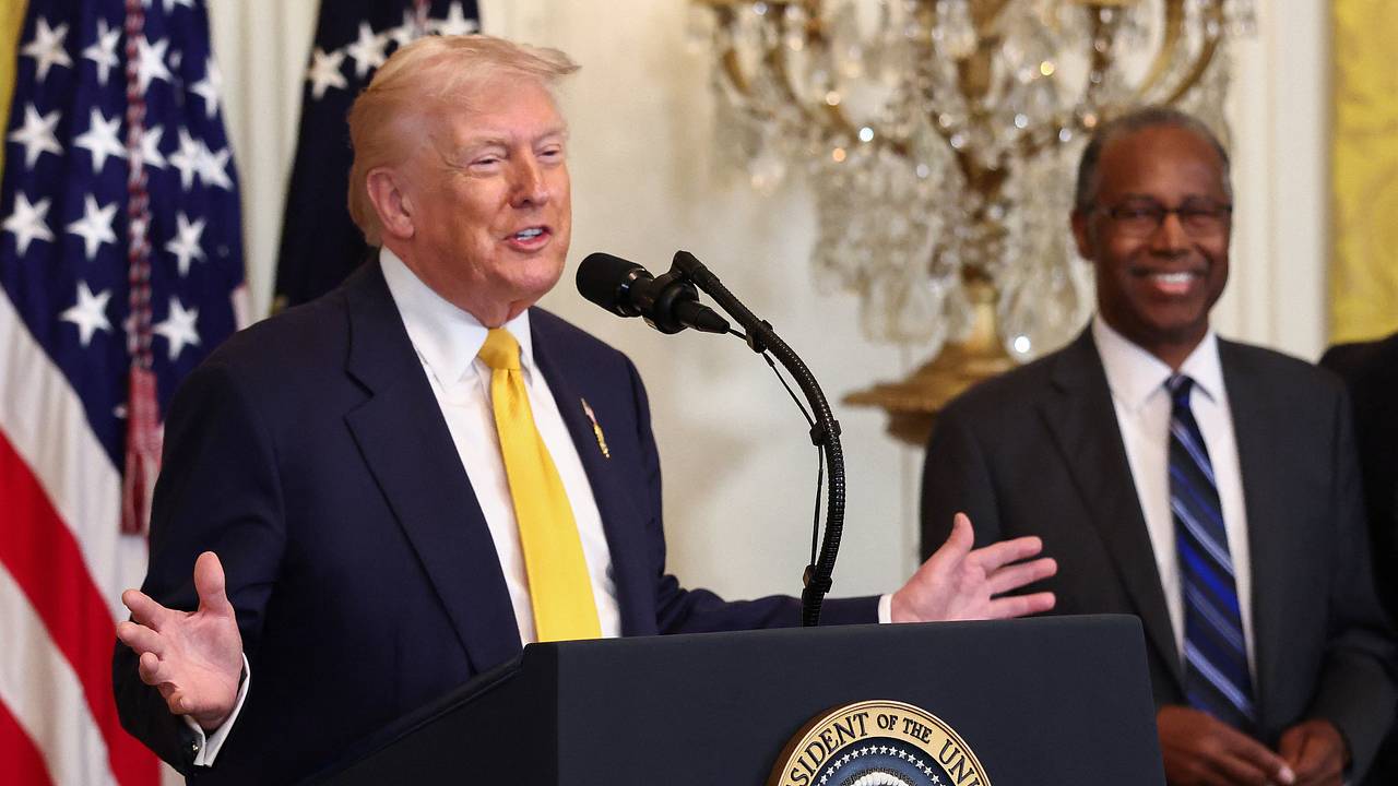 США столкнулись с рекордным скачком торгового дефицита