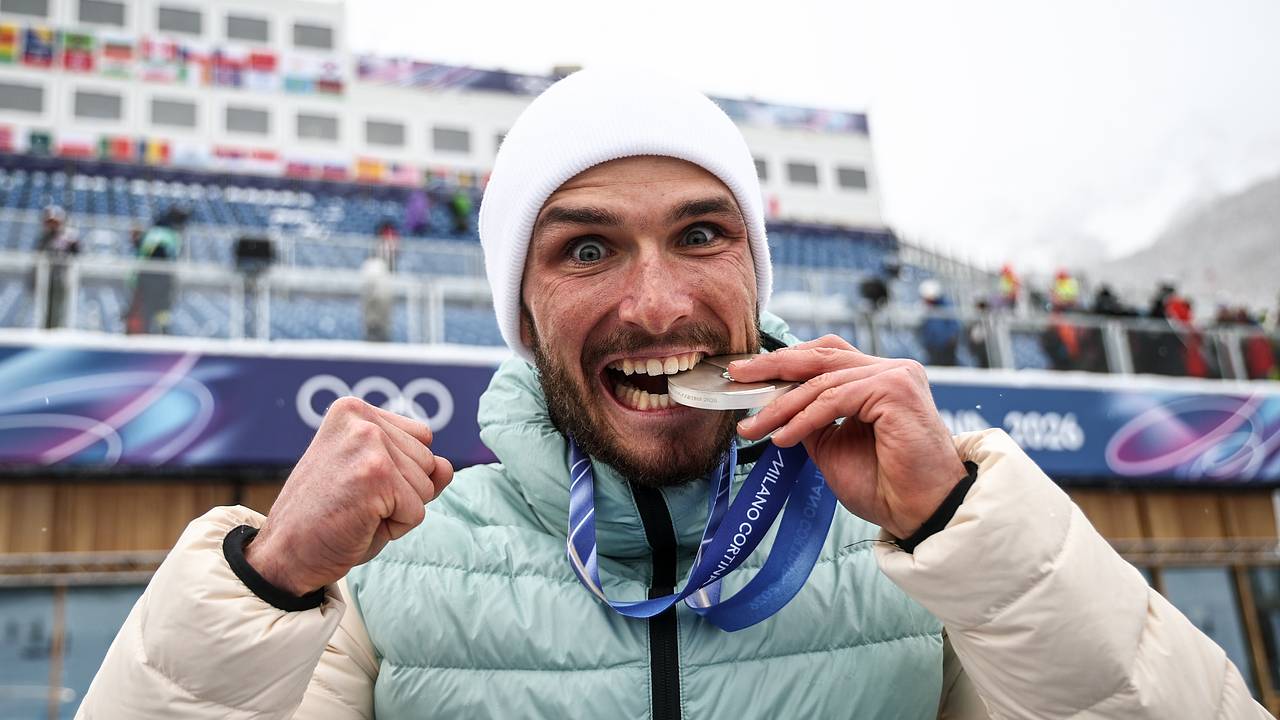Россия обошла 70 стран в медальном зачете Олимпиады благодаря серебру Филиппова