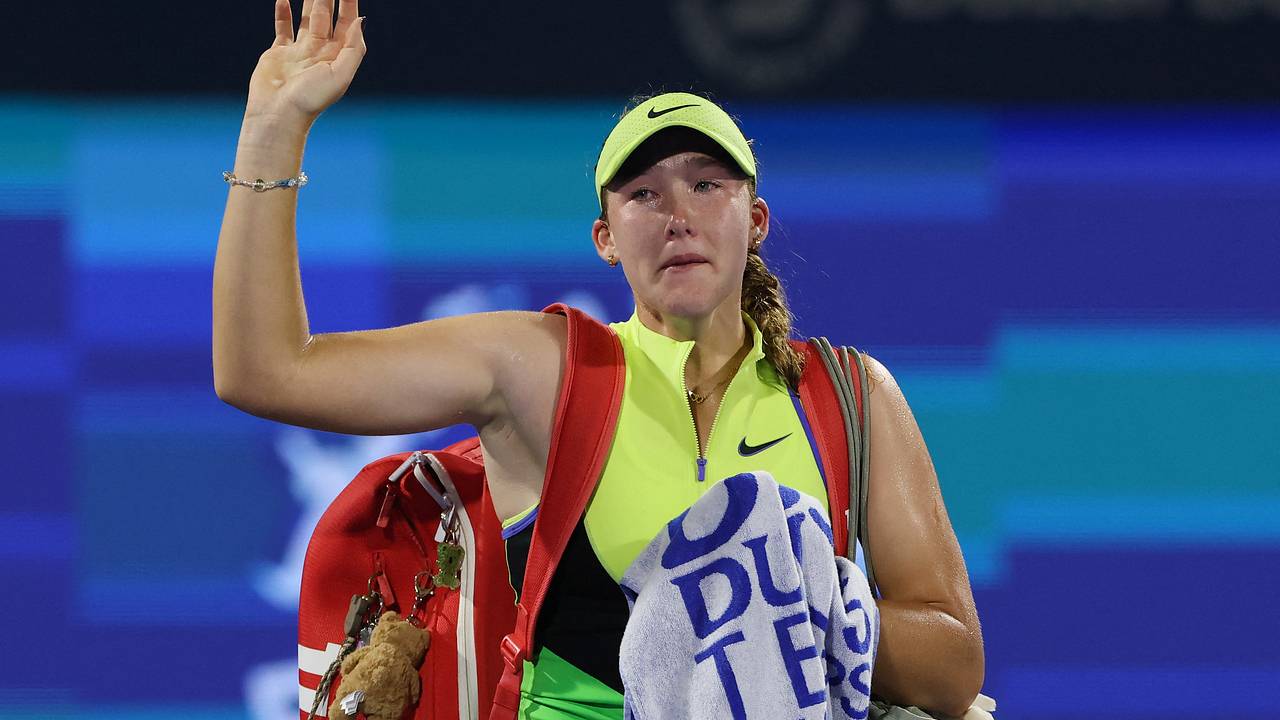 Россиянка Андреева проиграла американке на турнире WTA и расплакалась