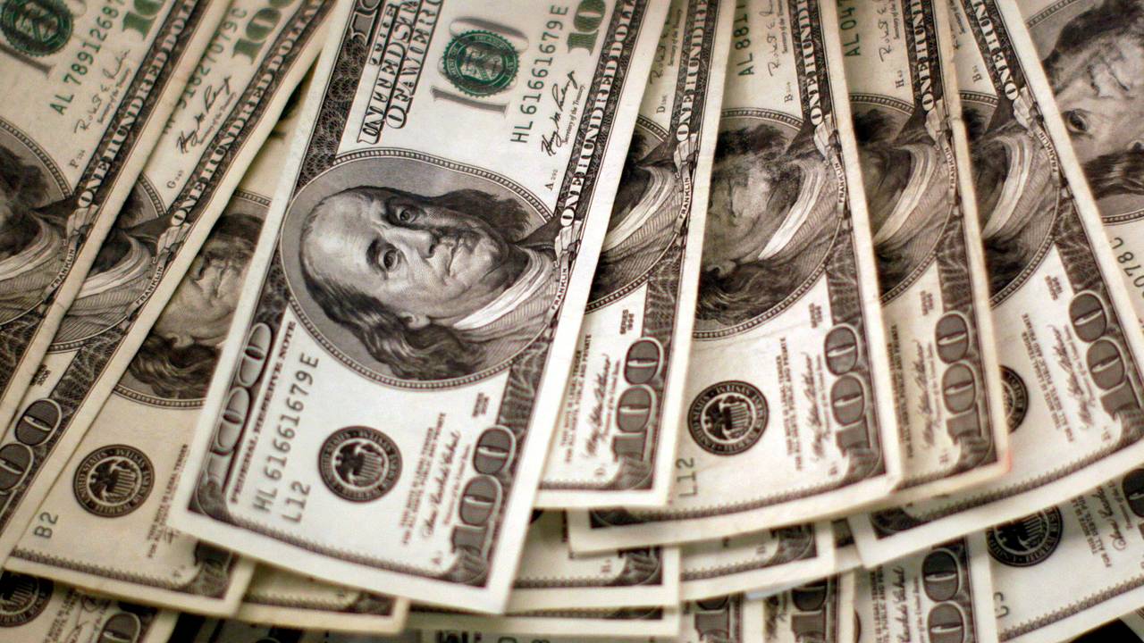 Главный экономист российской госкорпорации спрогнозировал изменение курса доллара