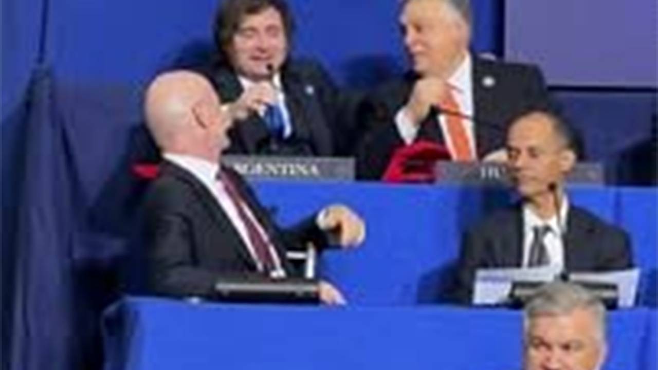 Два лидера повеселились на важном для Трампа мероприятии и попали на видео