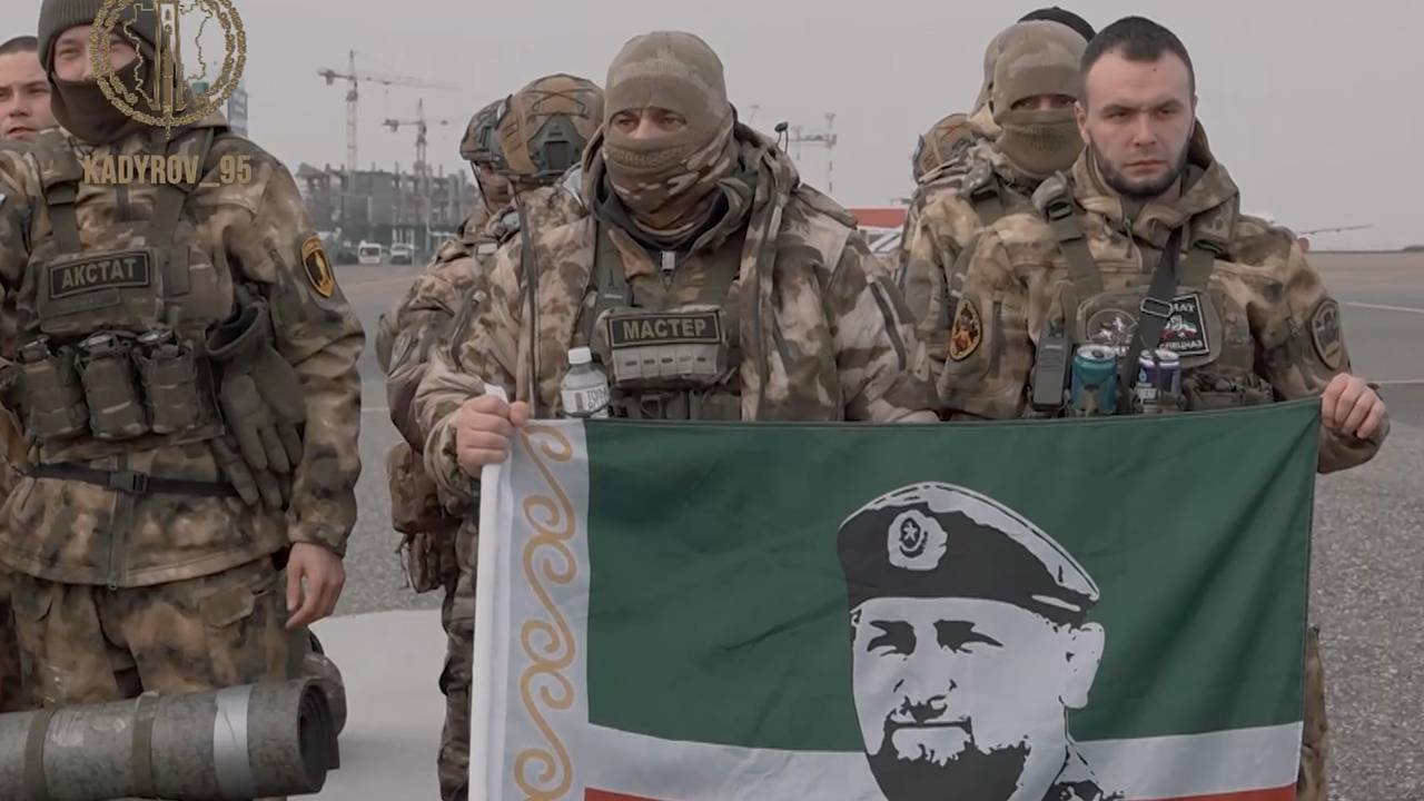 Ахматовцы использовали банки энергетиков вместо патронов