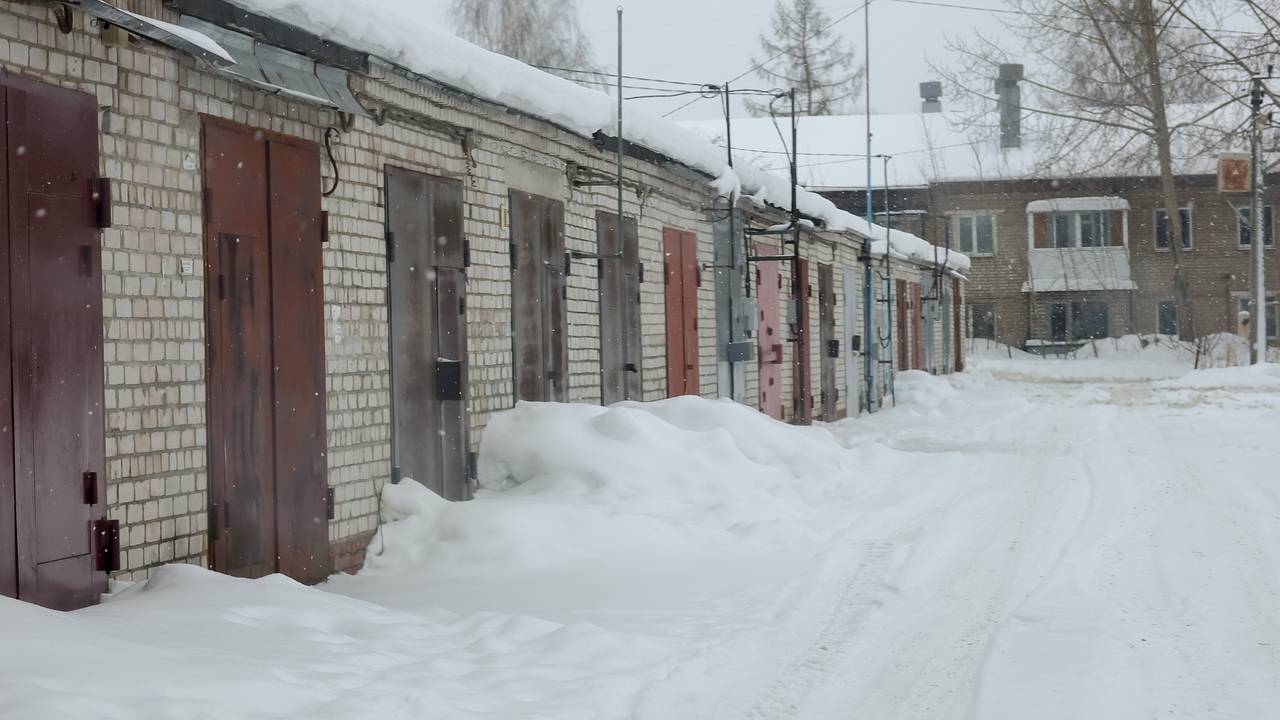 Пять человек погибли при пожаре в гараже под Вологдой