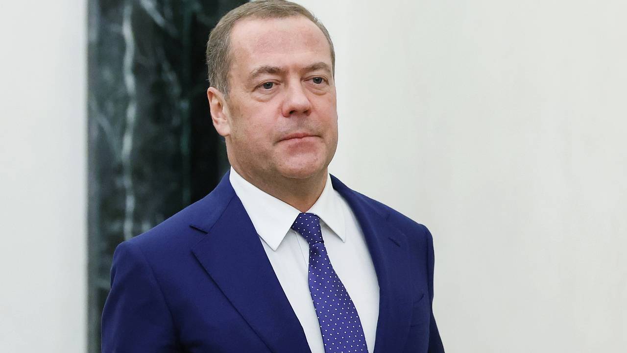 Медведев предсказал властям Украины судьбу двух известных исторических личностей