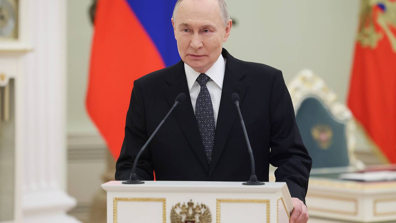 Путин встретился с вдовами героически погибших спецназовцев