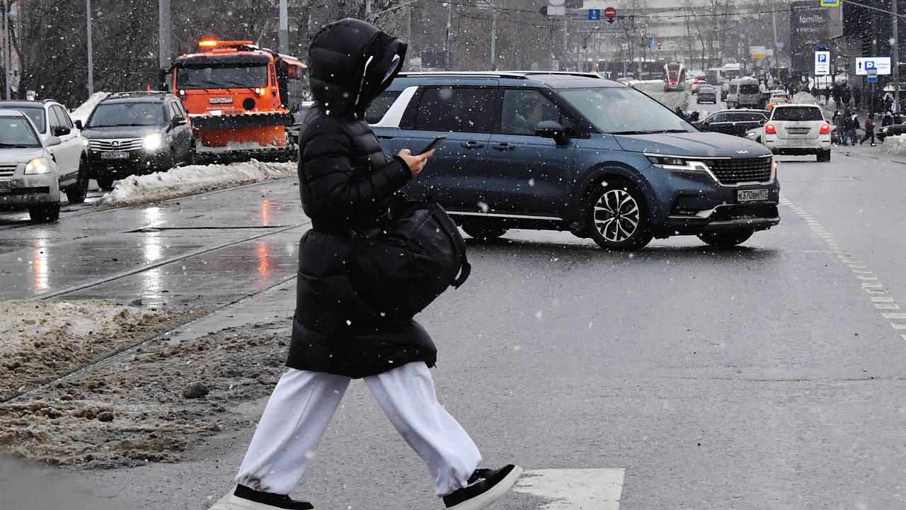 Москвичей предупредили о снеге и дожде
