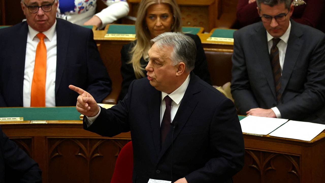 Орбан ответил на угрозы Евросовета из-за Украины