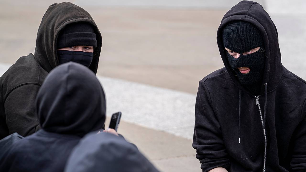 Нападавших без причин на жителей Подмосковья подростков в балаклавах решили наказать