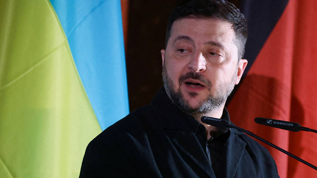 Украинцы массово устремились искать альтернативу Зеленскому