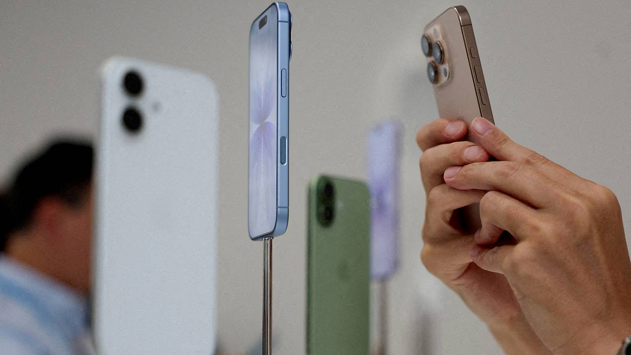 Коварный вирус обошел защиту iPhone