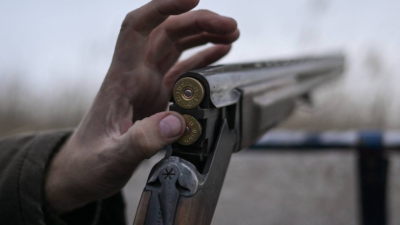 Россиянин подстрелил мужчину во время охоты на оленей