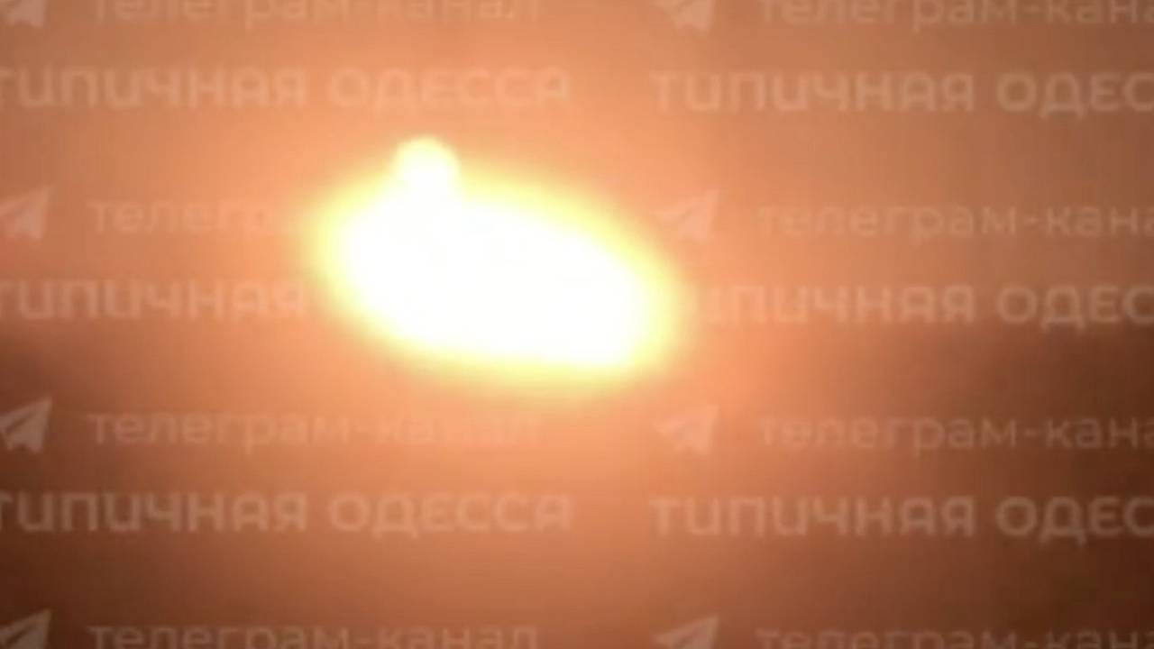 Взрыв в порту под Одессой попал на видео