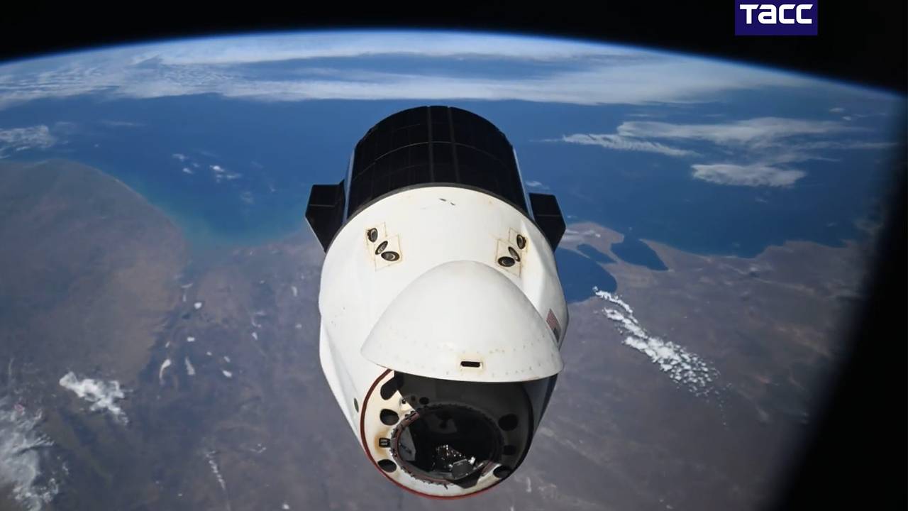 Отстыковку Dragon от МКС засняли на видео