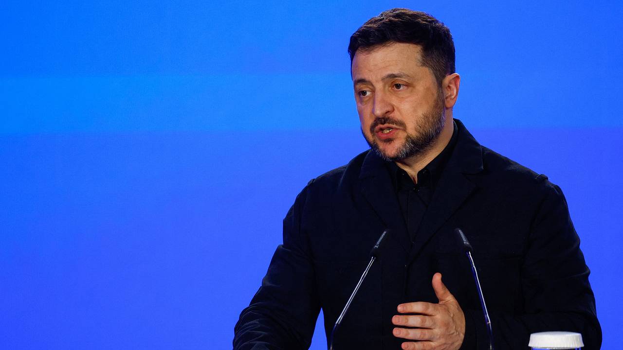 Зеленский собрался изменить дипломатическую команду