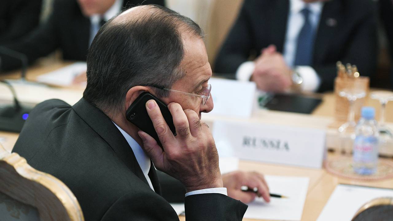 Лавров провел телефонный разговор с главой МИД Ирана