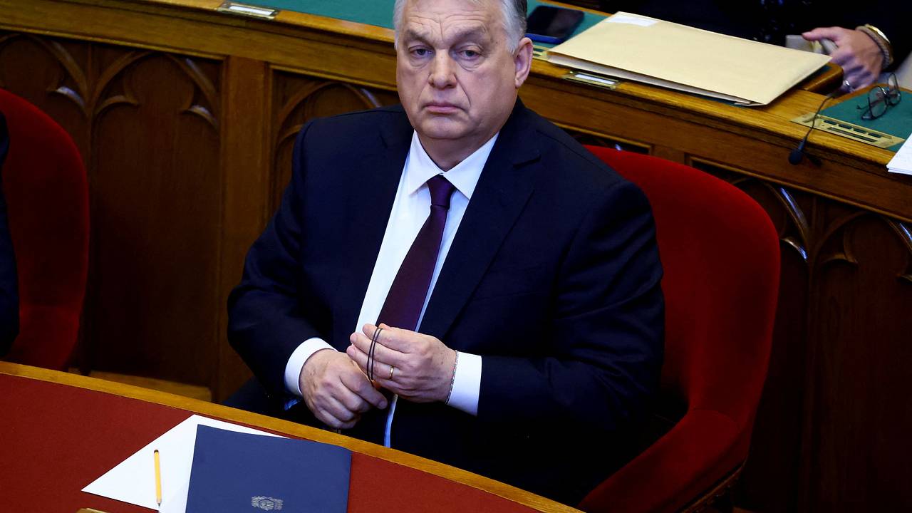 Орбан пригрозил Украине прекращением поставок электроэнергии
