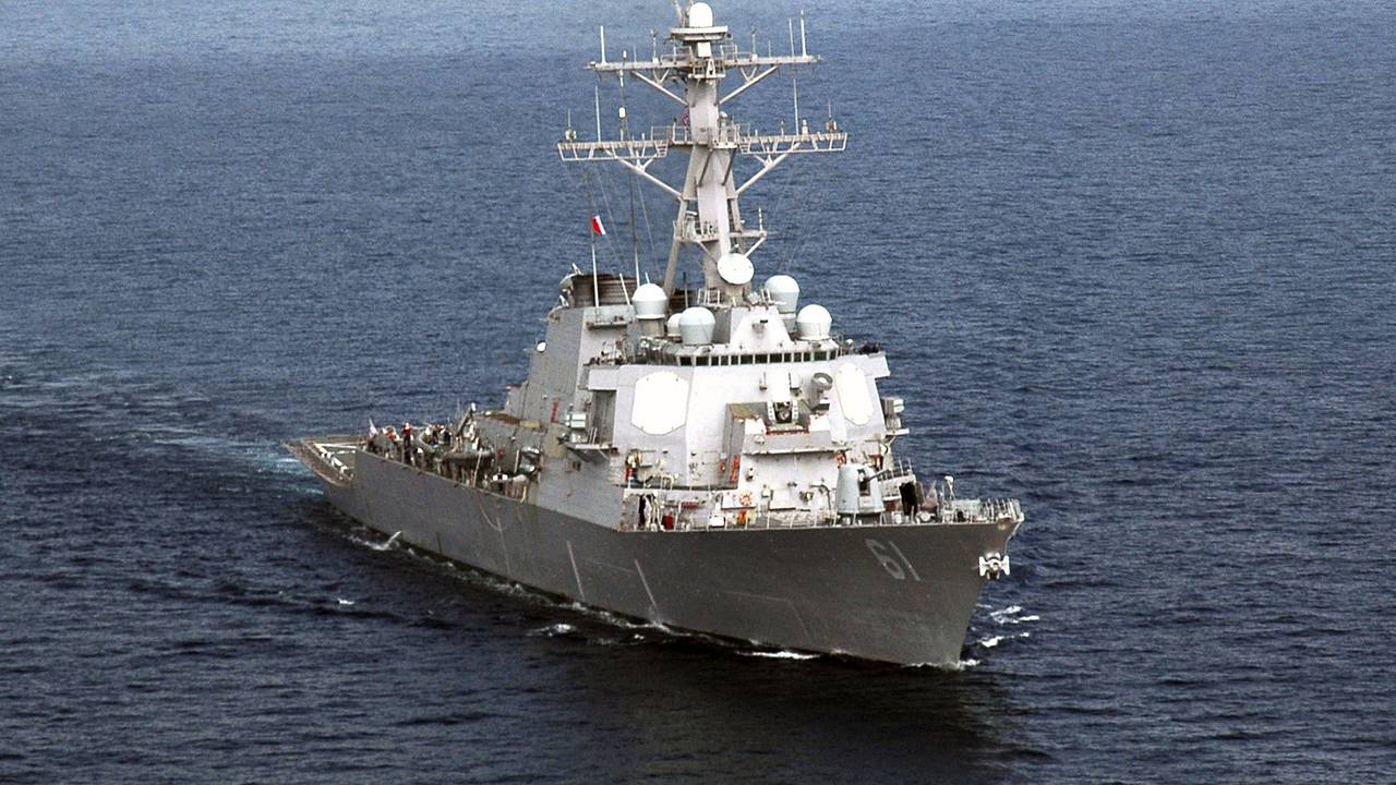 В КСИР заявили о поражении корабля ВМС США с ракетами Tomahawk