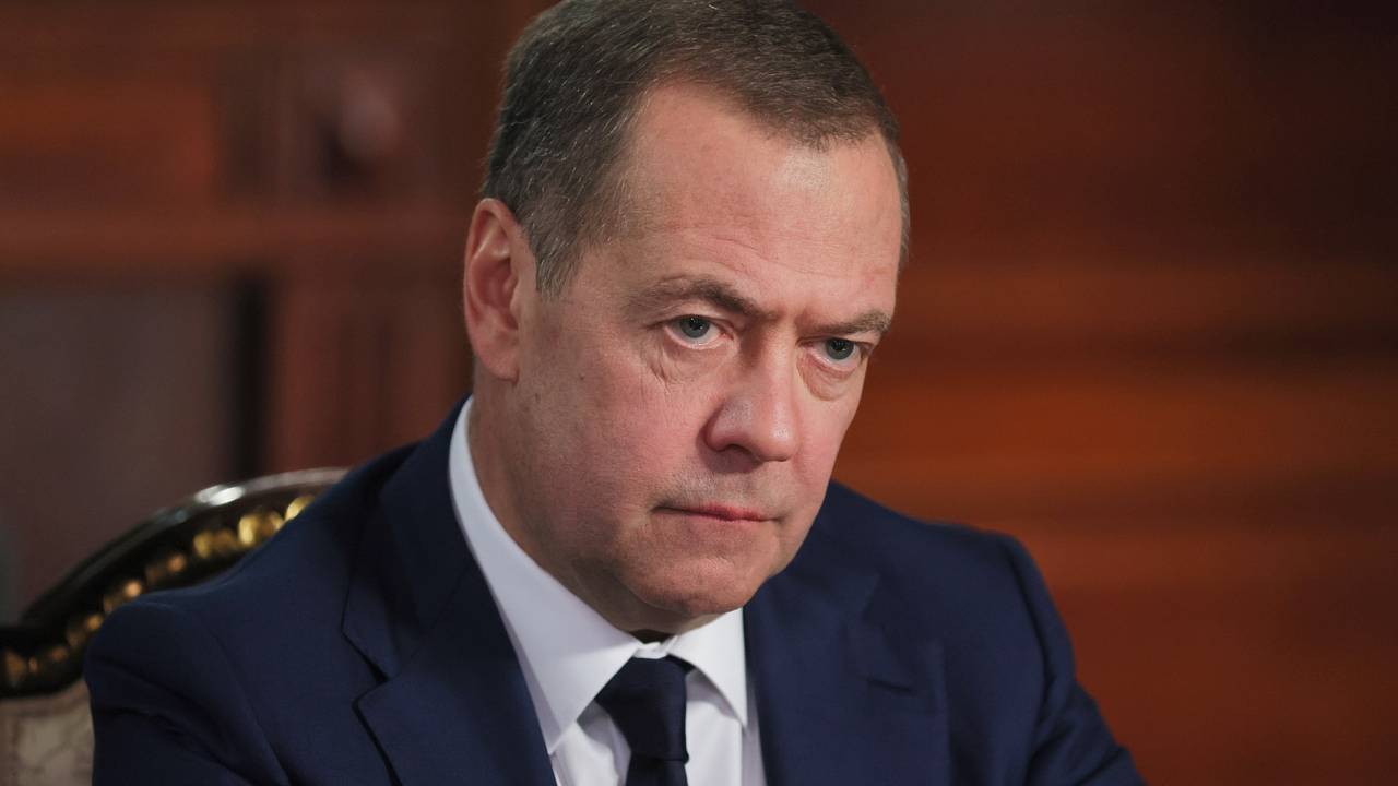 Медведев жестко отреагировал на смерть Хаменеи