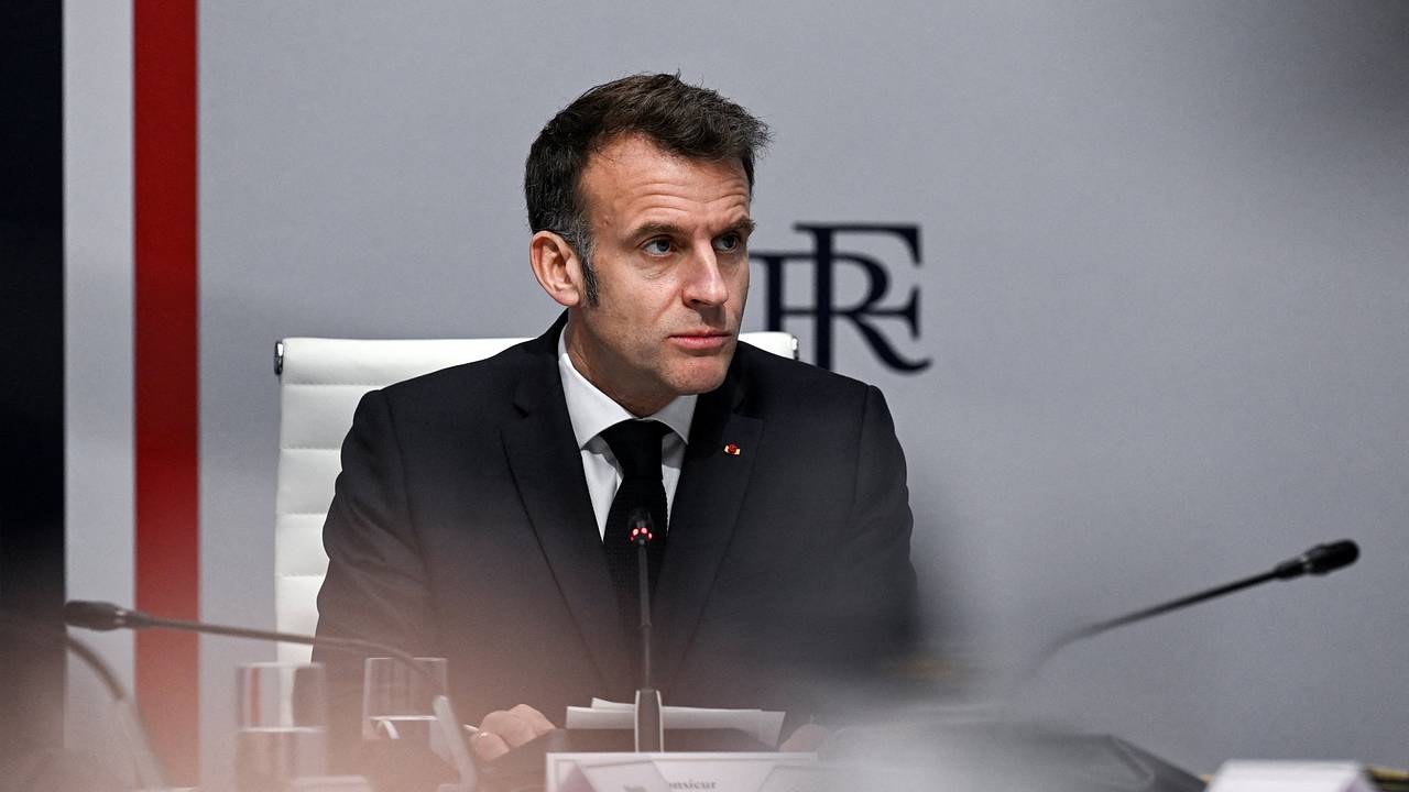 Макрон отреагировал на атаку по военной базе Франции в ОАЭ