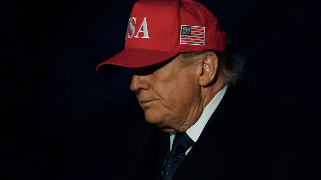 В США сочли политическим самоубийством Трампа операцию в Иране В США сочли политическим самоубийством Трампа операцию в Иране