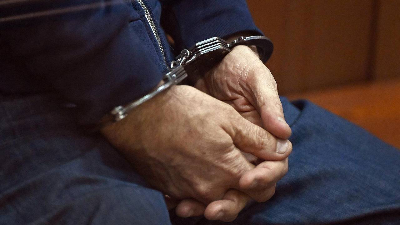 Россиянке проломили голову лопатой в такси