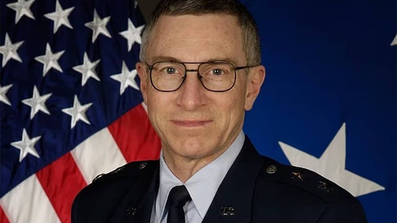 Связанный с теориями об инопланетянах генерал ВВС США бесследно исчез