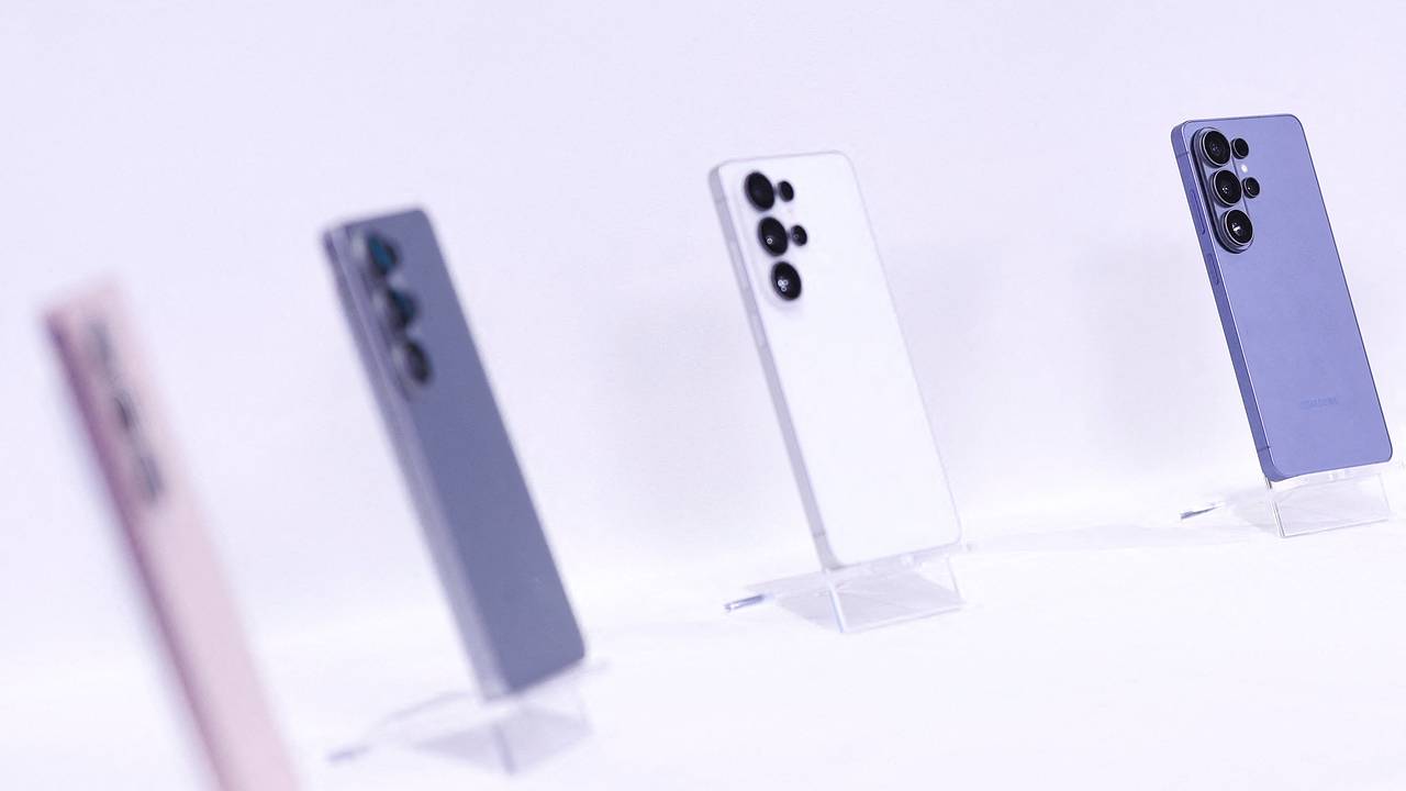 Samsung извинилась за свои смартфоны
