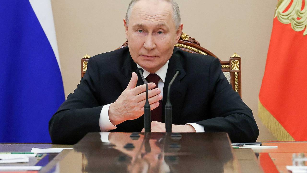 Путин заявил о снижении преступности во всех федеральных округах России