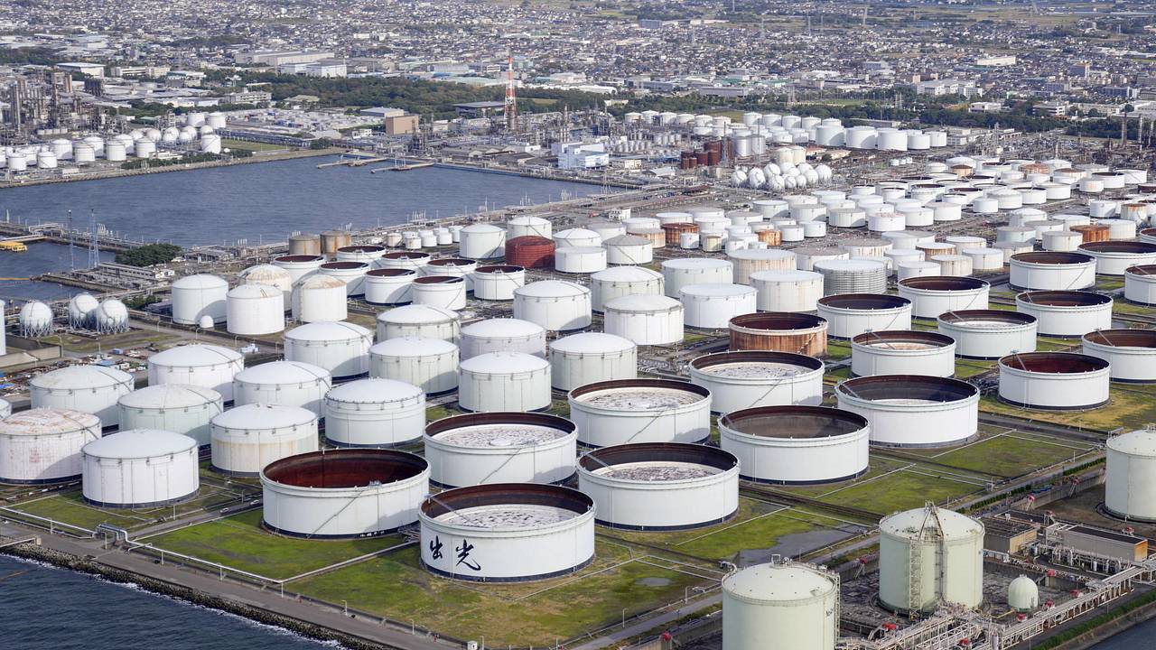 В Японии задумали распечатать нефтяную кубышку