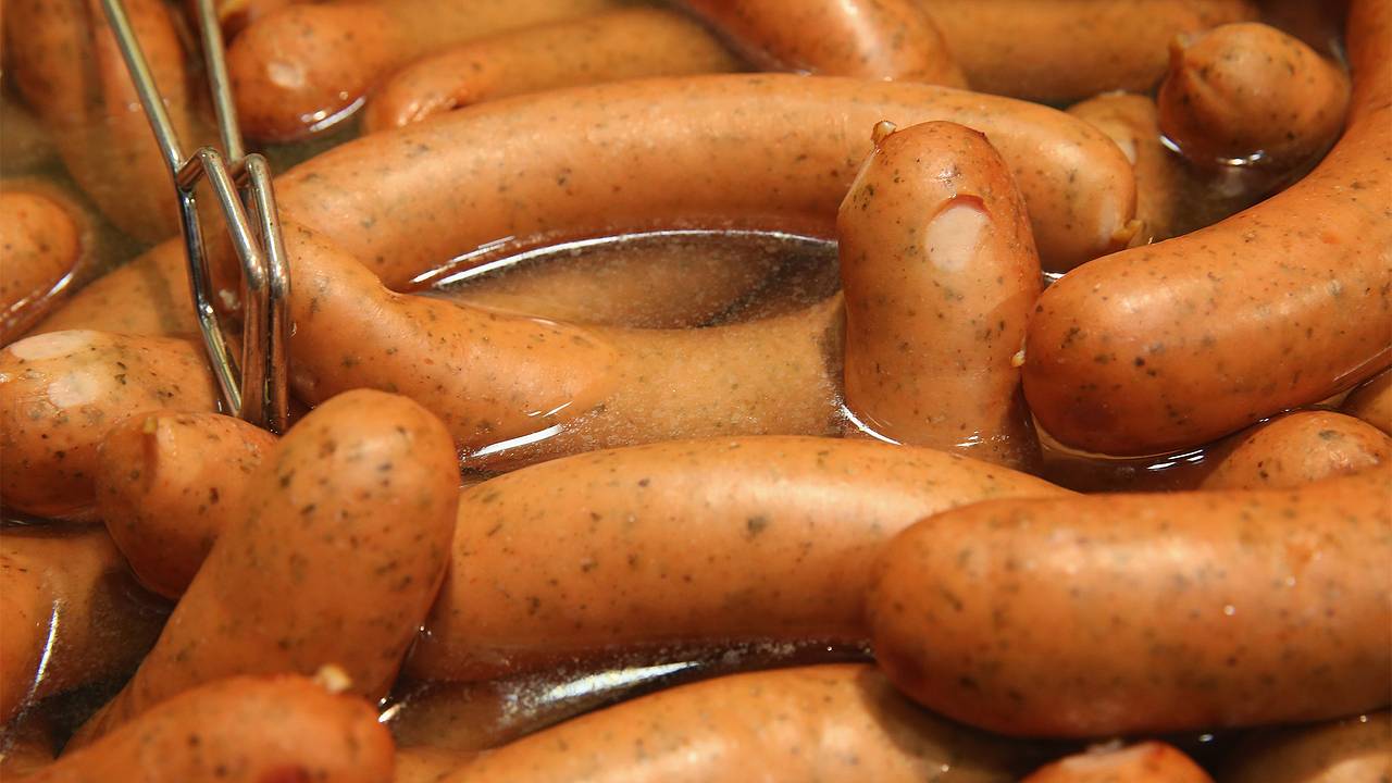 Россиянка описала один продукт в Германии словами «плавают сосиски в рассоле»