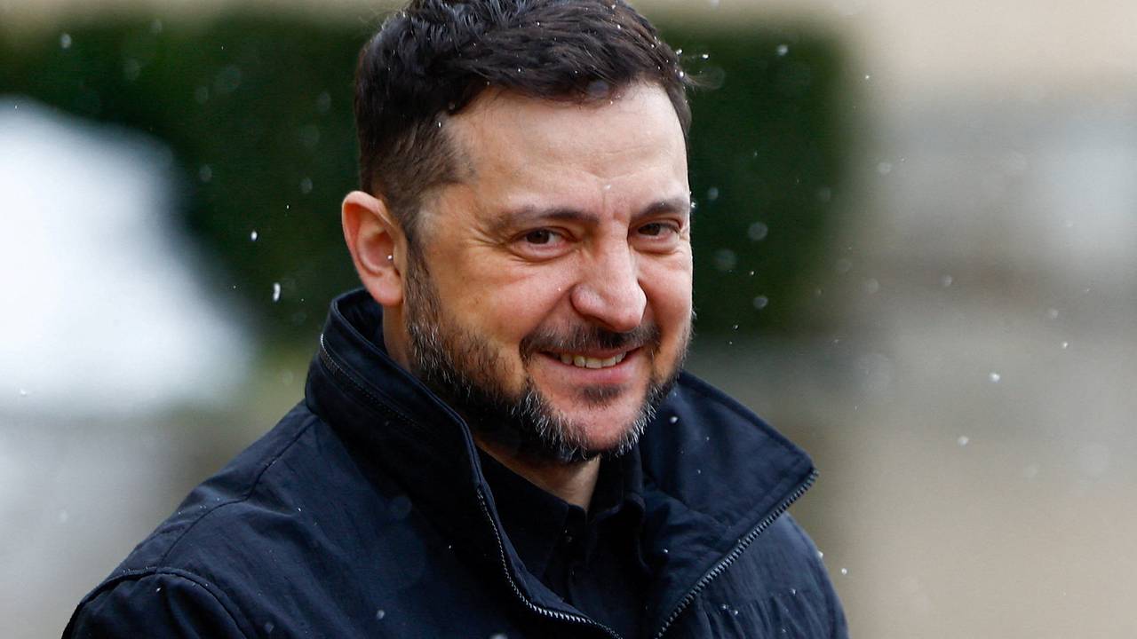 Зеленский наградил сдавшегося в «Азовстали» генерала «Азова»