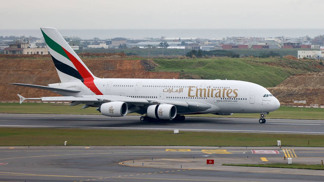 Авиакомпания Emirates приостановила все рейсы до дальнейшего уведомления Авиакомпания Emirates приостановила все рейсы до дальнейшего уведомления