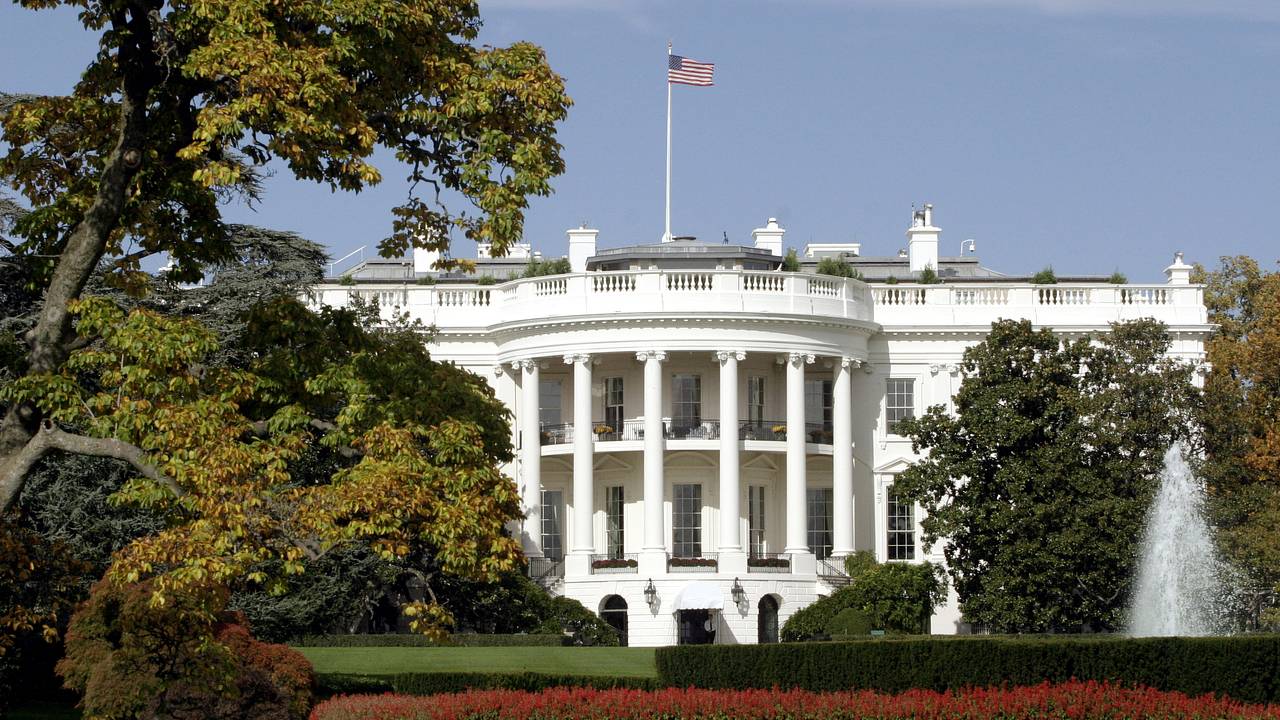У резиденции Трампа начался митинг против операции США в Иране
