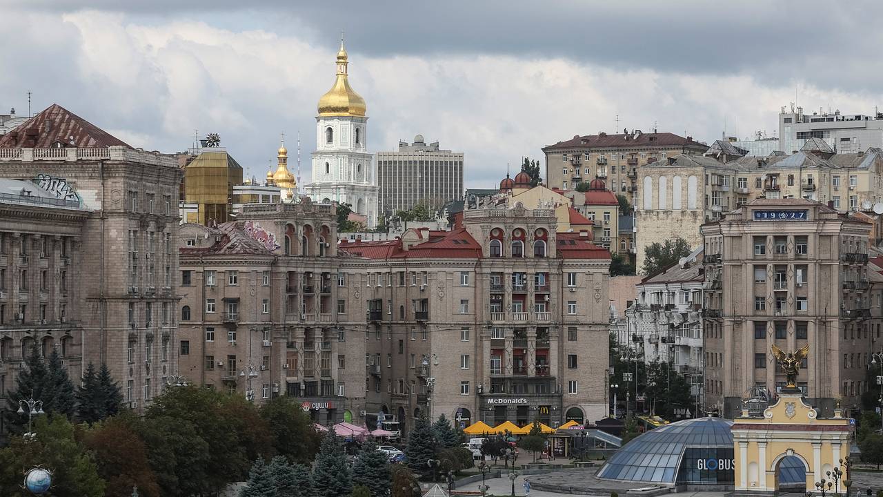 В нескольких микрорайонах Киева пропал свет