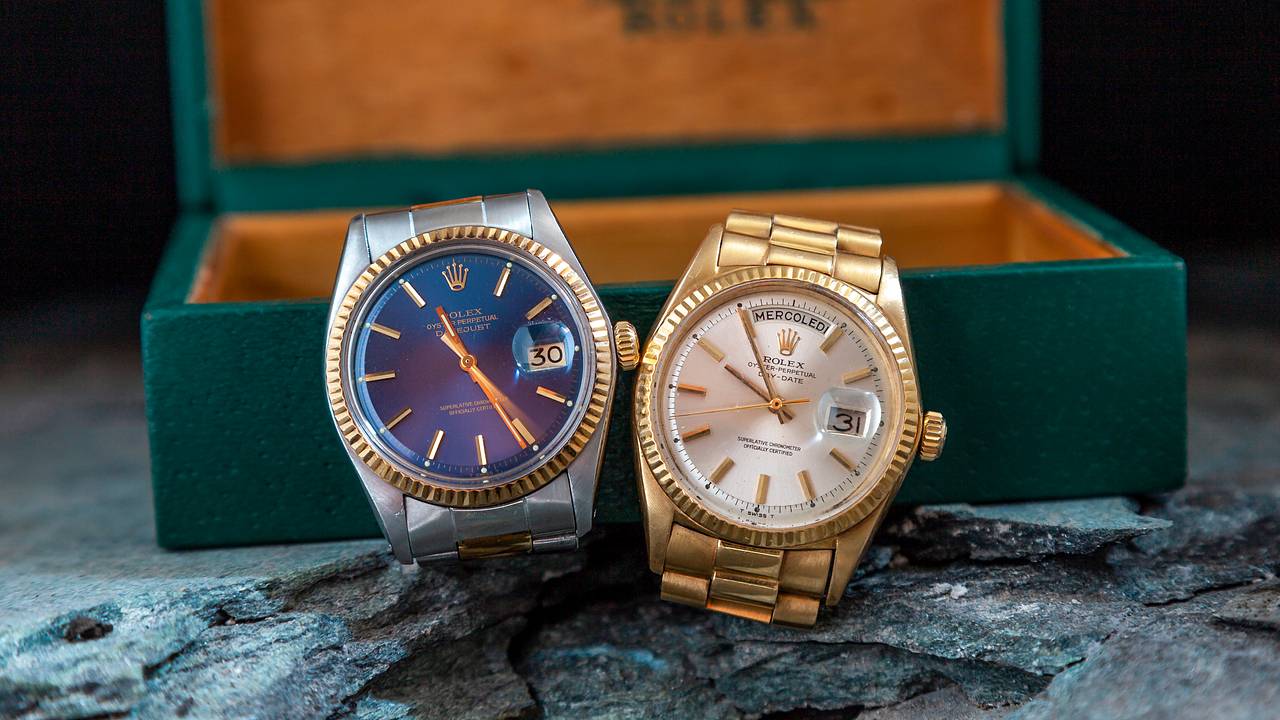 Россиянин попался в аэропорту с поддельными часами Rolex и стал фигурантом дела