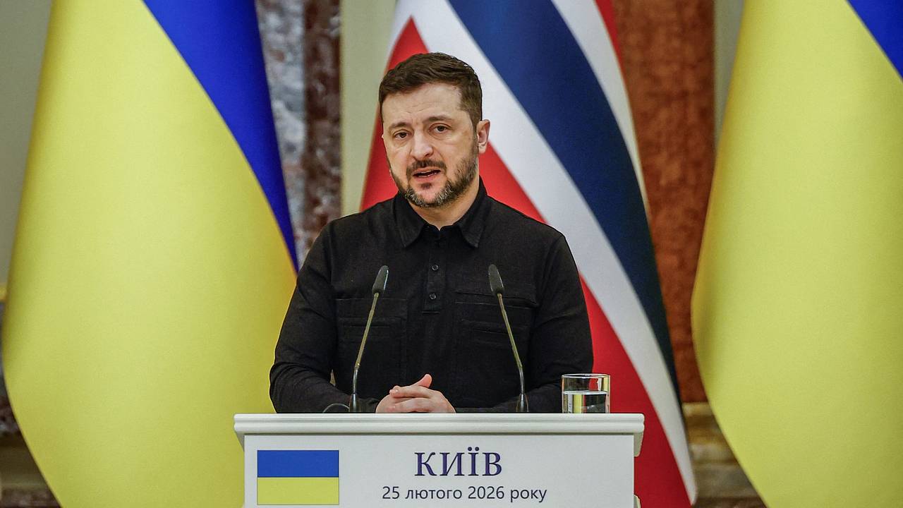 Во Франции Зеленского назвали политическим трупом