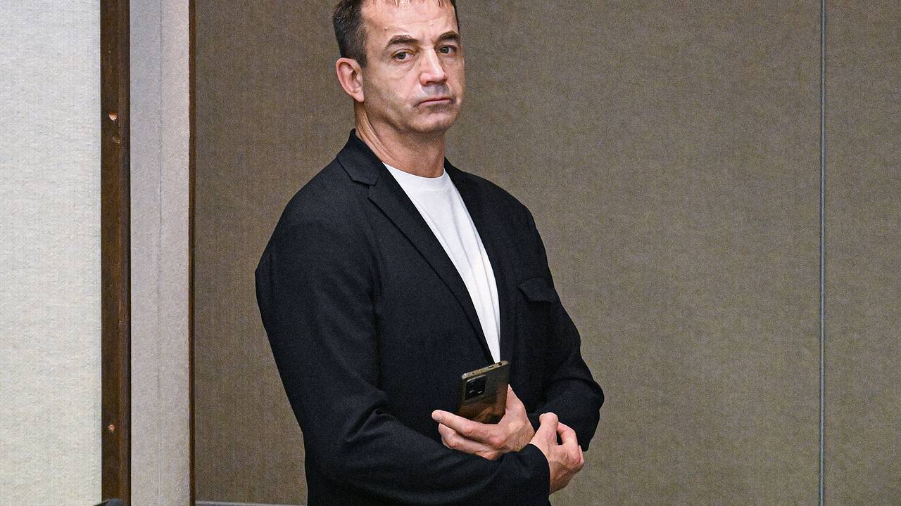 Певцов резко высказался об иностранных псевдонимах российских артистов