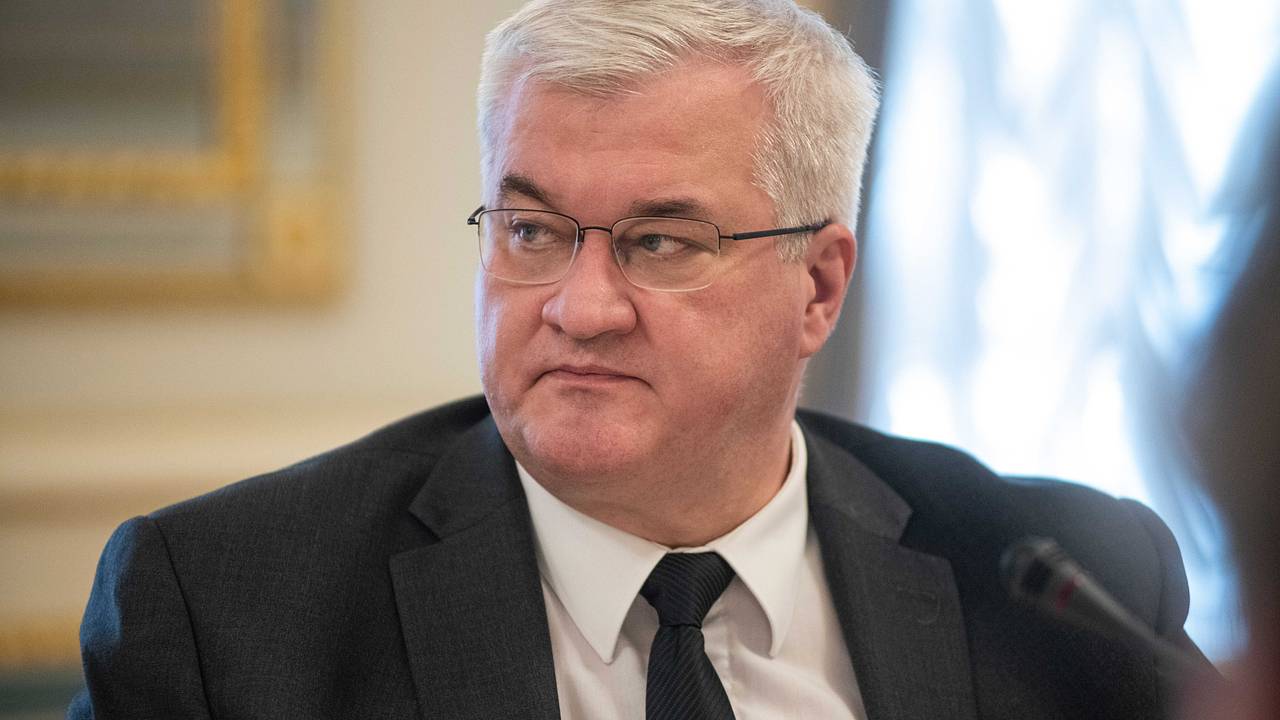 МИД Украины заявил о погружении Венгрии в спираль беззакония
