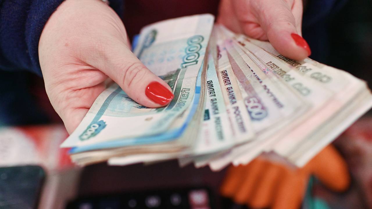 Рублю предрекли девальвацию