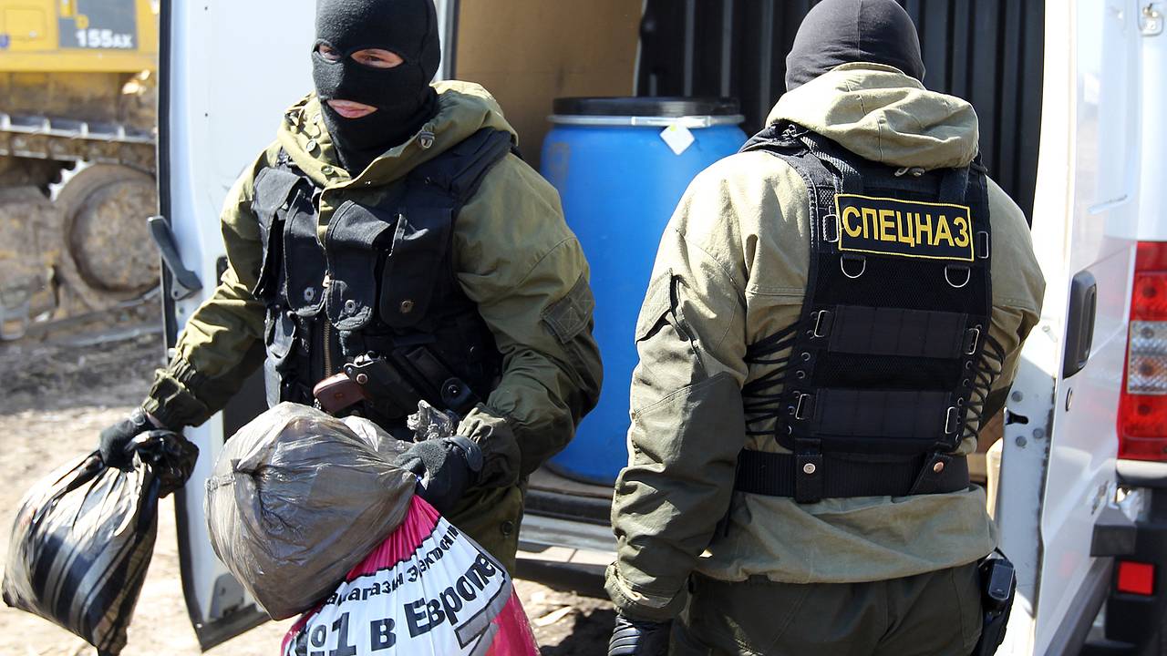 Неожиданную находку силовики обнаружили в российском доме Неожиданную находку силовики обнаружили в российском доме