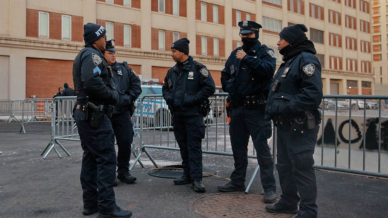 Братьев-миллионеров признали виновными в изнасиловании 11 женщин