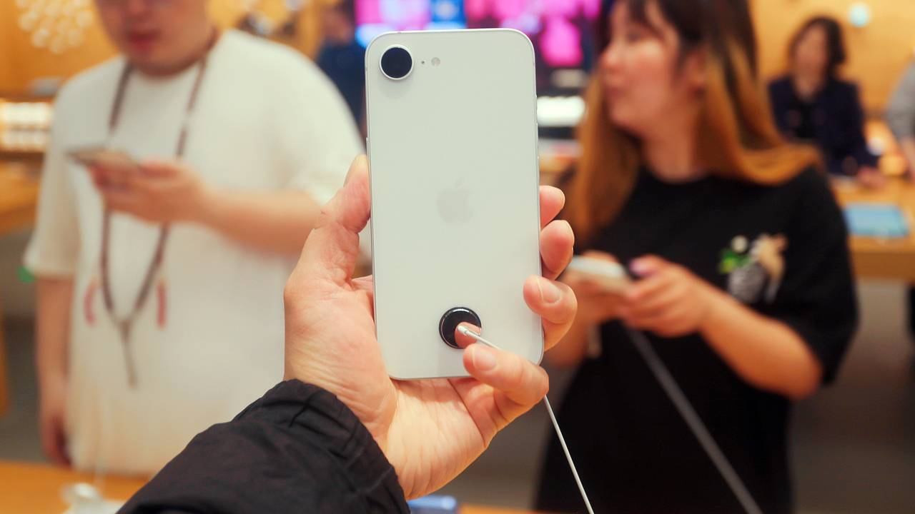 Перечислены похороненные Apple устройства