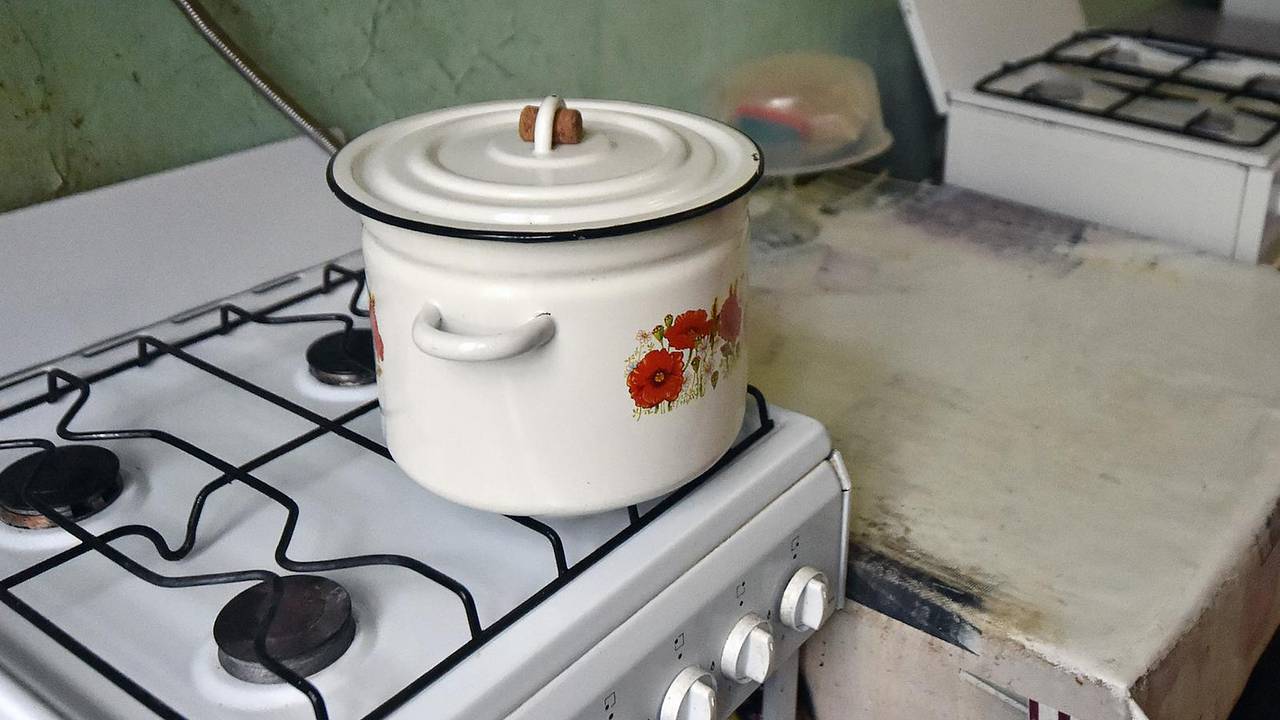 Россиянка с помощью плиты решила скрыть обстоятельства ухода из жизни сына