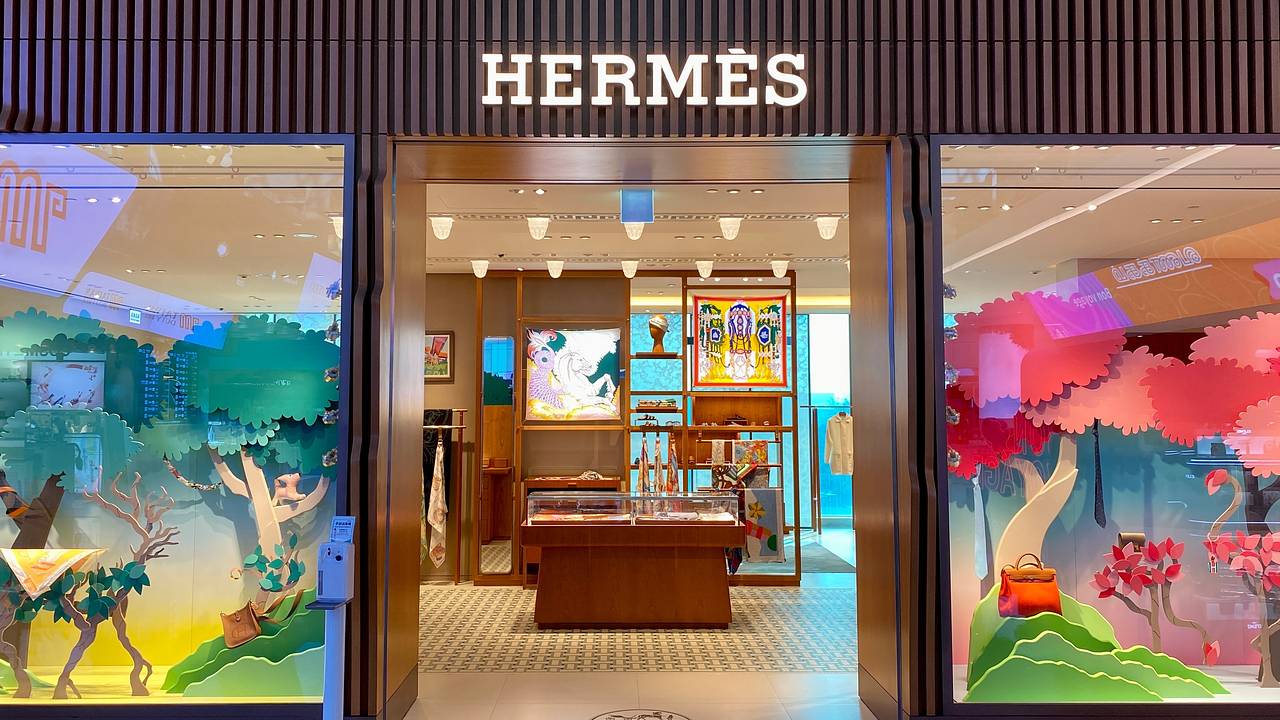 В бутике Hermès отказались продавать Ким Кардашьян редкую сумку для ее дочери