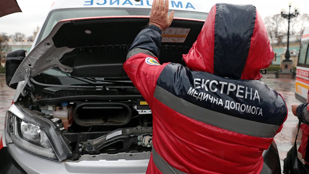 Стало известно о массовом вывозе убитых после удара по пансионату под Николаевом